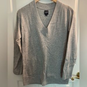 Gap sweater
